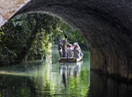 Balade romantique en barque à Colmar